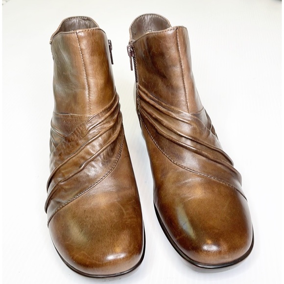 Earth Zinnia Bark Ankle Boot (9) - Picture 2 of 12